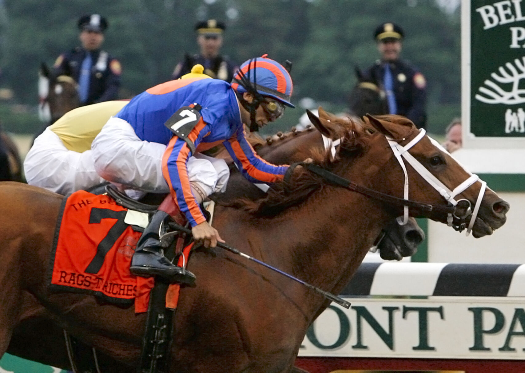 2007: Rags to Riches outduels Curlin in breathtaking stretch run to win Belmont Stakes